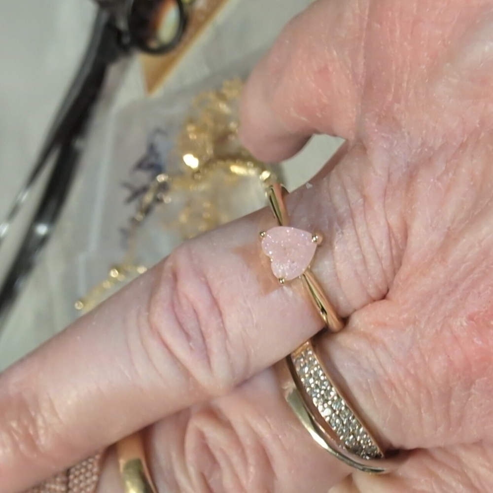 New Pink Heart-Shaped  Yellow Gold Ring - Picture 3 of 5
